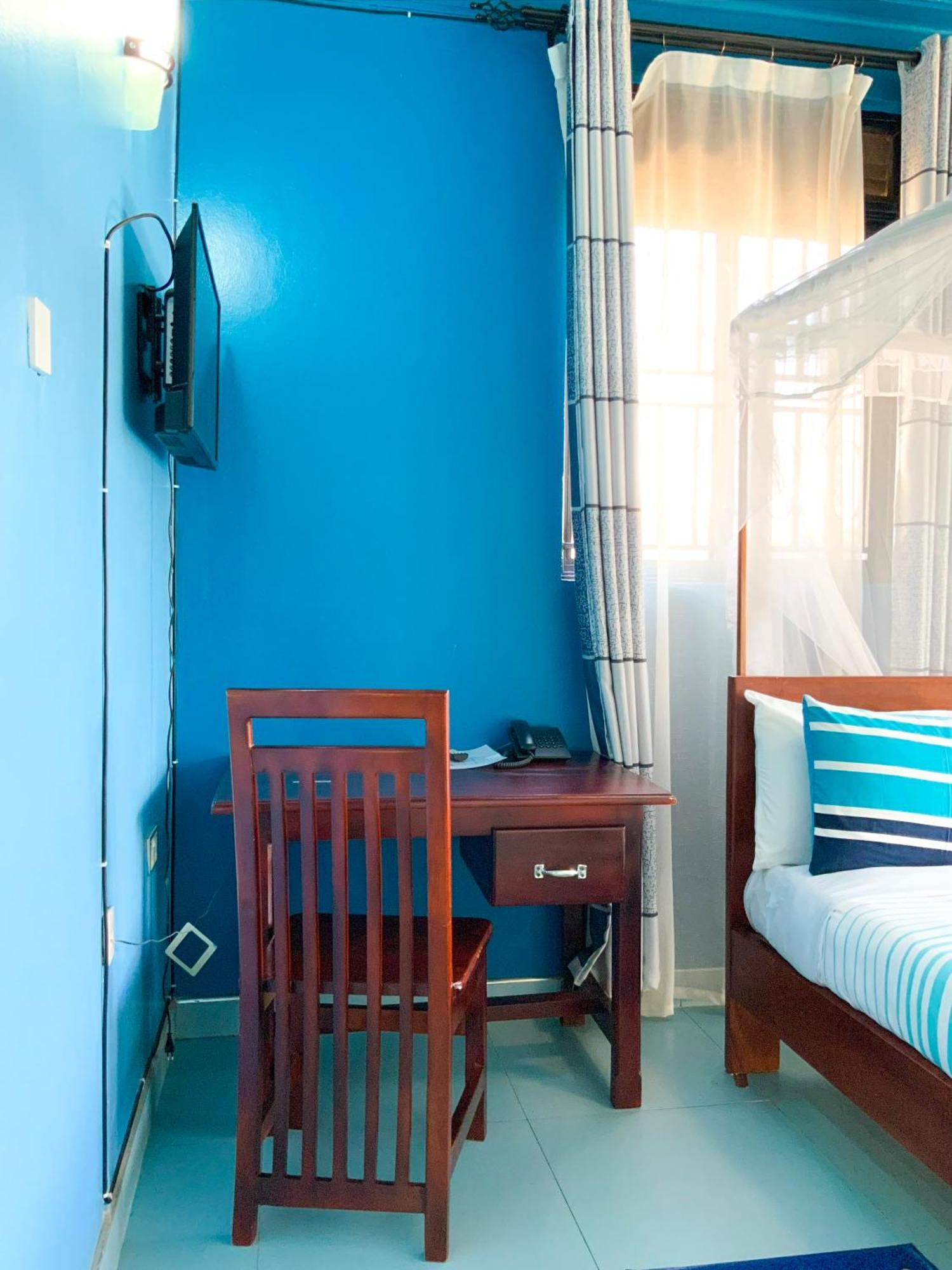 Hendo Hotel 엔테베 외부 사진